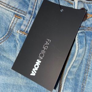 Fashion Nova High-waisted jeans
